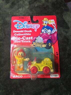 Disney Donald Duck Die-Cast Fire Truck ARCO No. 14851 Vintage Collectible